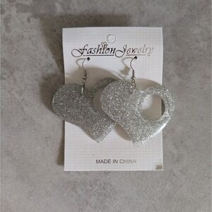 Vintage Silver Glitter Resin Plastic Dangle Heart Shape Costume Earrings Sparkle